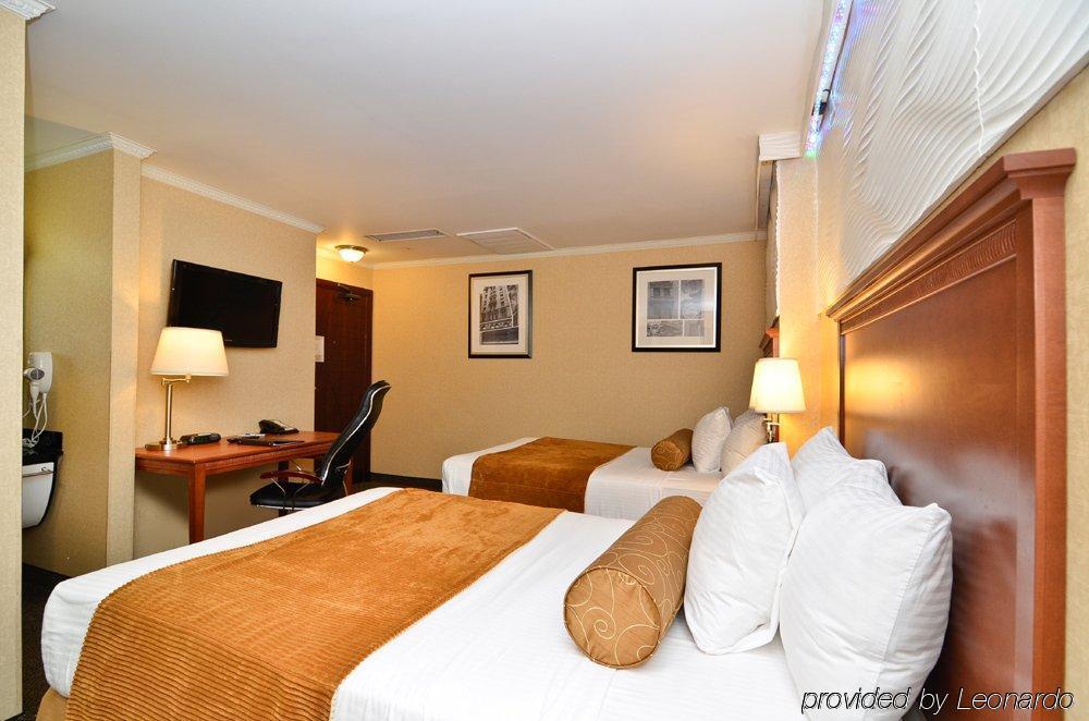 Envy Inner Harbor Hotel