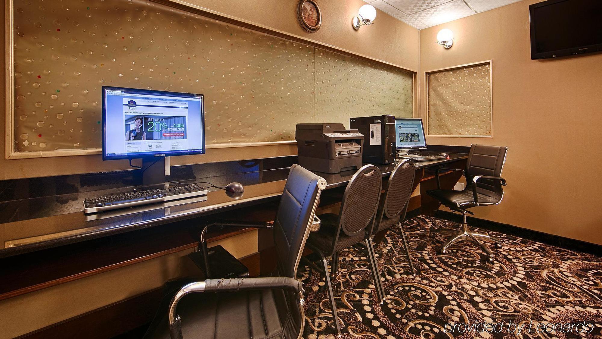 Envy Inner Harbor Hotel 3*