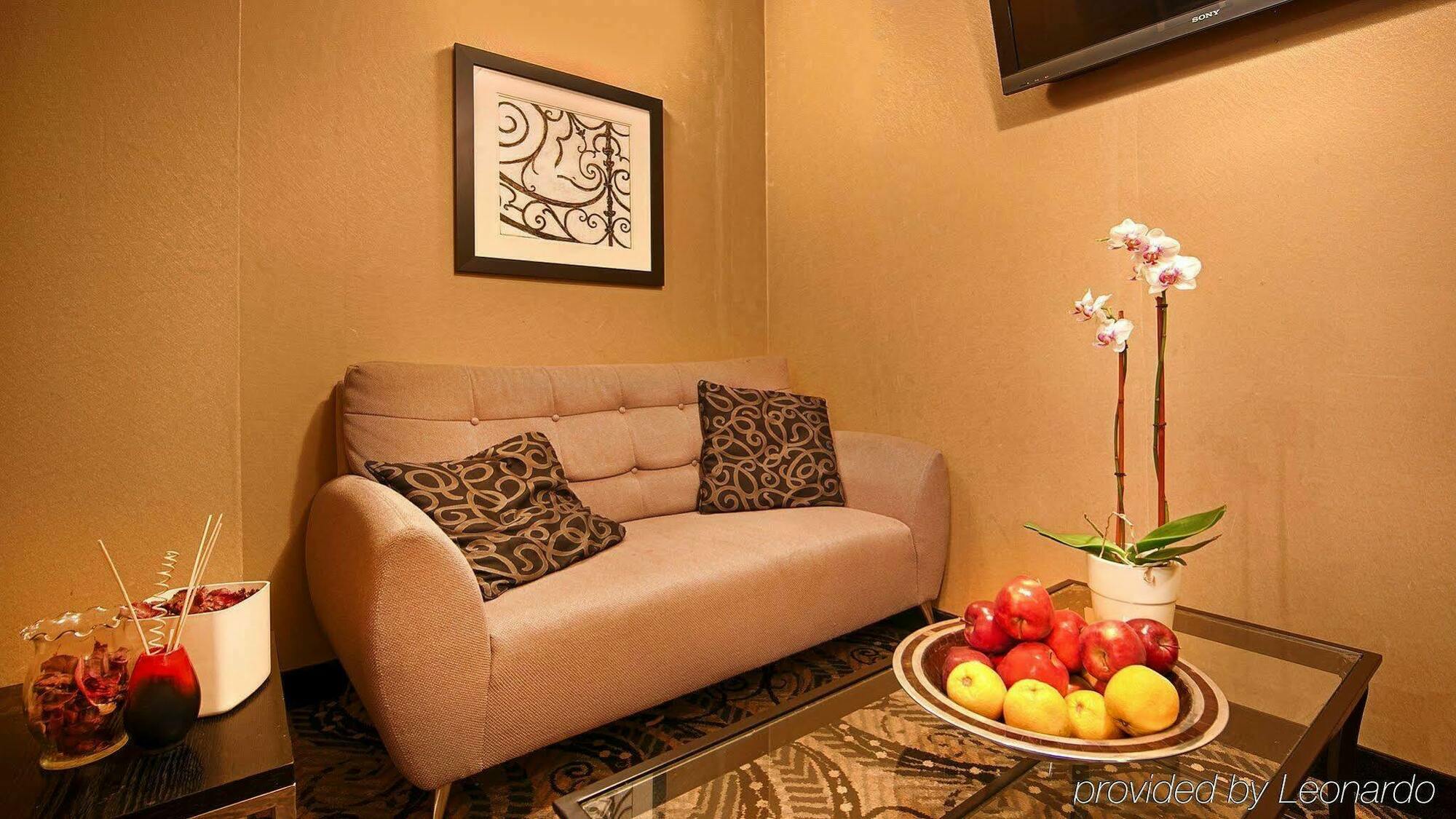 Envy Inner Harbor Hotel 3*
